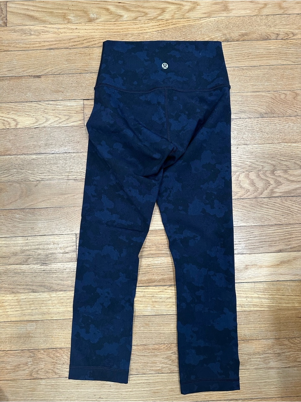 Lululemon Camo Cropped Leggings Navy Size 2